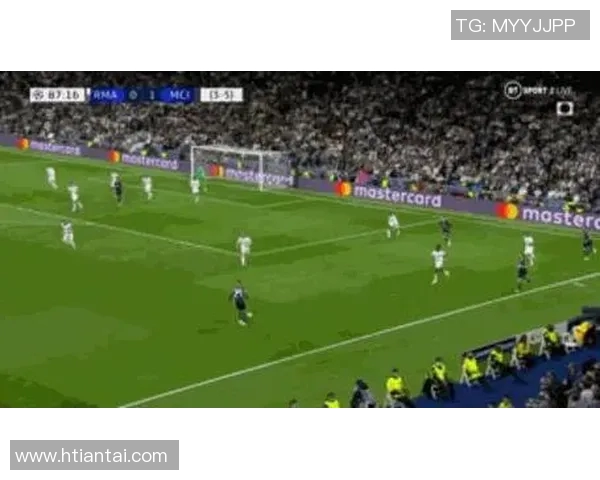 足球明星劈叉事件背后的真相揭示与公众反应分析